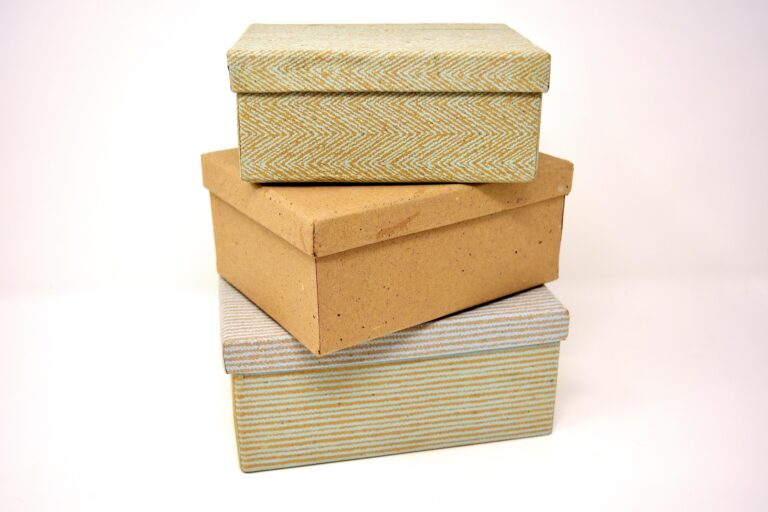alexas_fotos-cardboard-boxes-3110034_1920